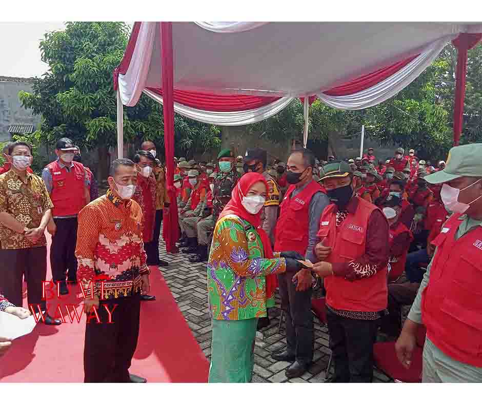 Pemkot Bagikan Insentif Perangkat Kelurahan