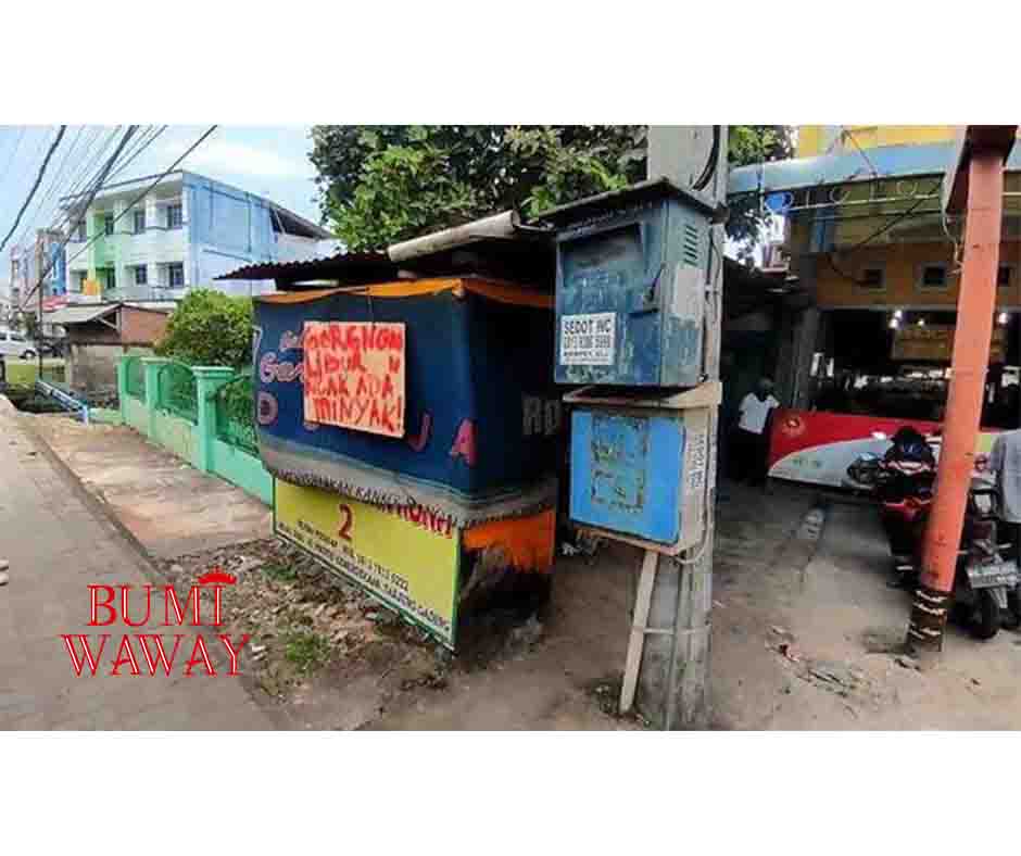 PEDAGANG GORENGAN MOGOK JUALAN