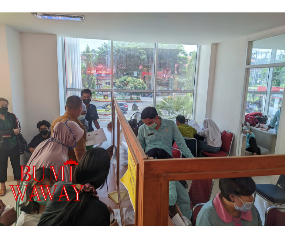 DILEMA WARGA MEMBUAT E-KTP 3 TAHUN TAK KUNJUNG JADI