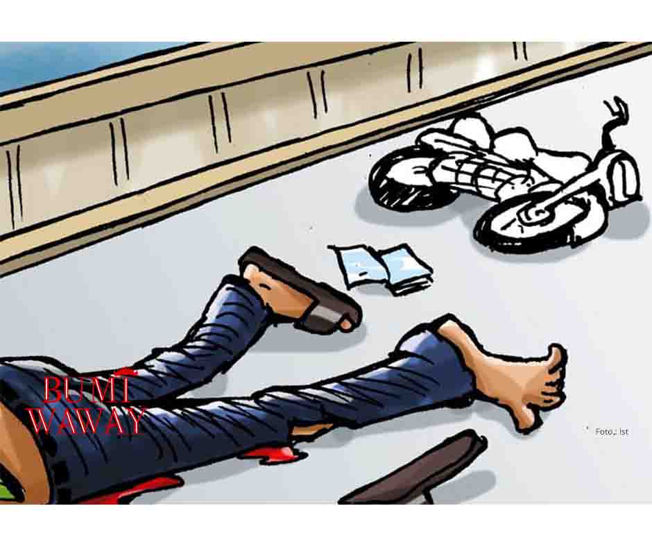 PENGENDARA R2 HAJAR PEMBATAS JALAN