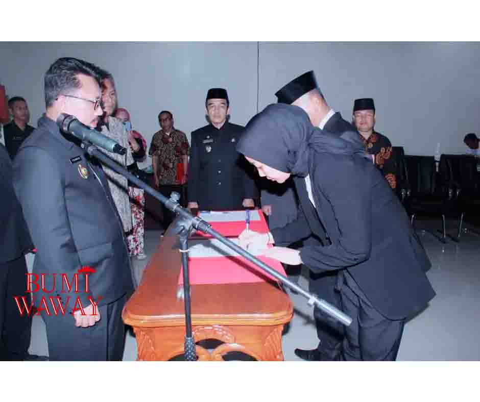 SEKDA LAMPUNG SELATAN LANTIK 2 PEJABAT ADMINISTRATOR DAN 1 PELAKSANA TUGAS