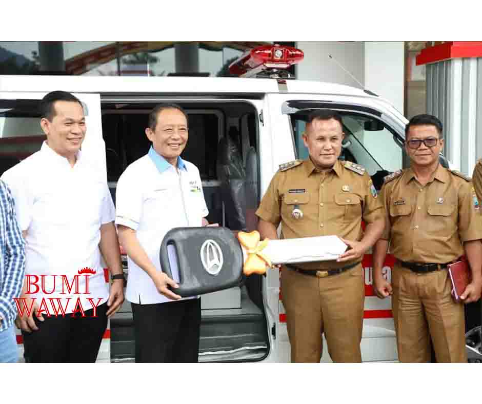 PEMKAB LAMPUNG SELATAN DAPAT SANTUNAN SATU UNIT AMBULANS DARI PTPN VII