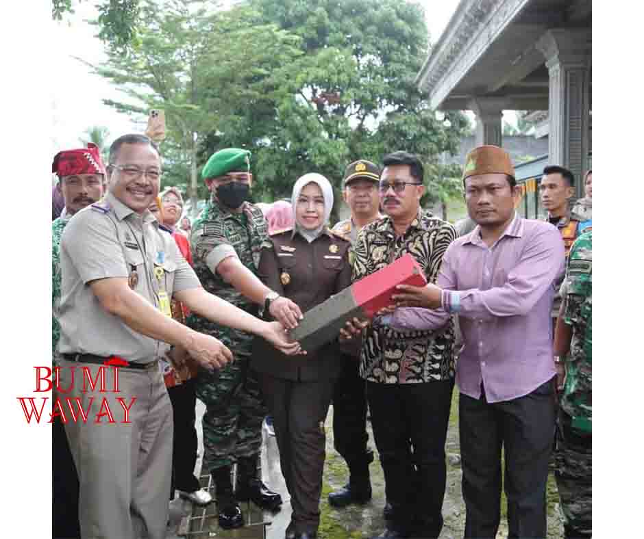 DUKUNG PERCEPATAN PTSL, SEKDA THAMRIN CANANGKAN PEMASANGAN PATOK TANAH DI LAMPUNG SELATAN