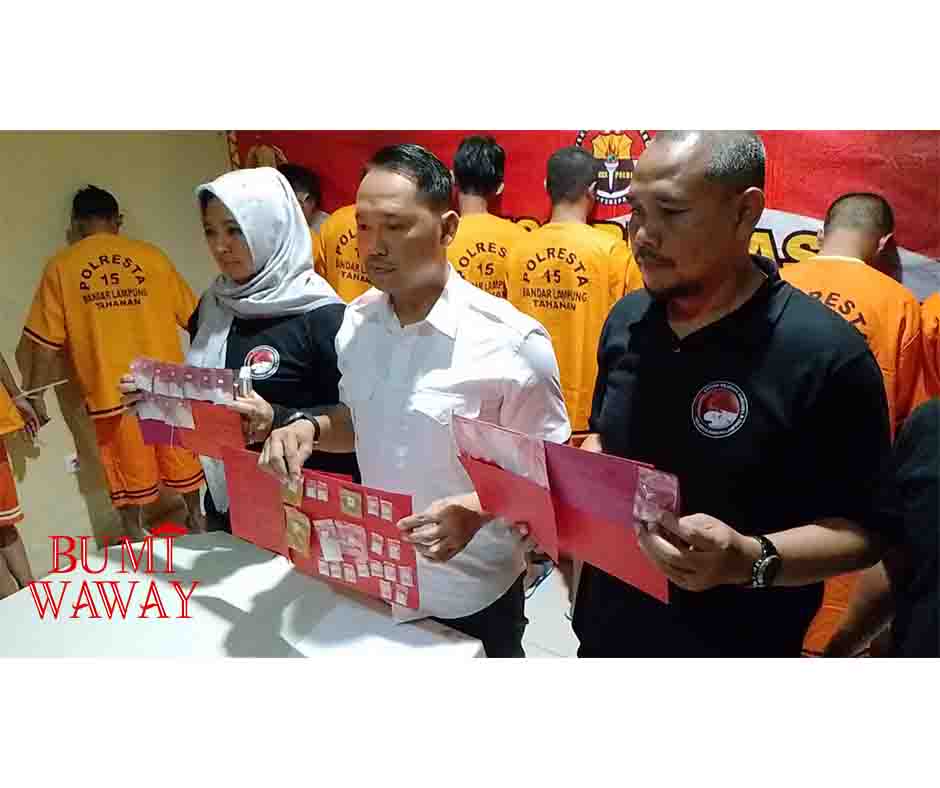 SATRESNARKOBA POLRESTA BANDARLAMPUNG TANGKAP SEORANG BANDAR SABU DAN 15 PENGEDAR NARKOBA