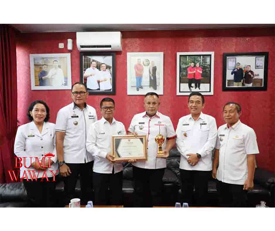 PEMKAB LAMPUNG SELATAN RAIH PENGHARGAAN UNIVERSAL HIGH COVERAGE (UHC) AWARD DARI PEMERINTAH PUSAT