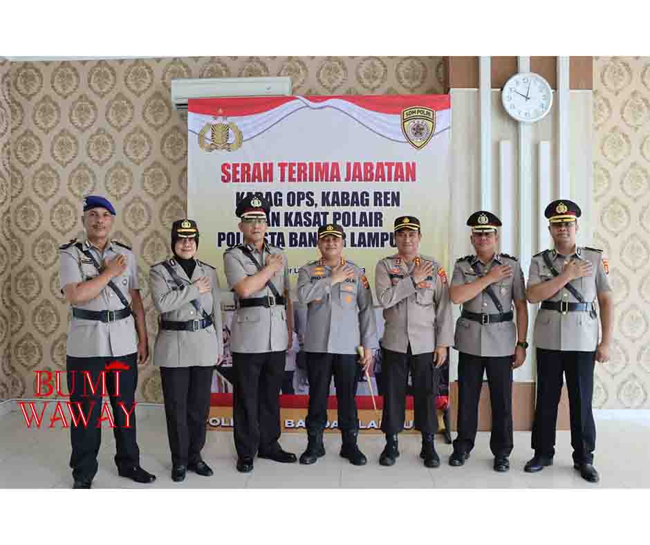 KAPOLRESTA INO HARIANTO PIMPIN UPACARA SERTIJAB 3 PEJABAT UTAMA POLRESTA BANDARLAMPUNG
