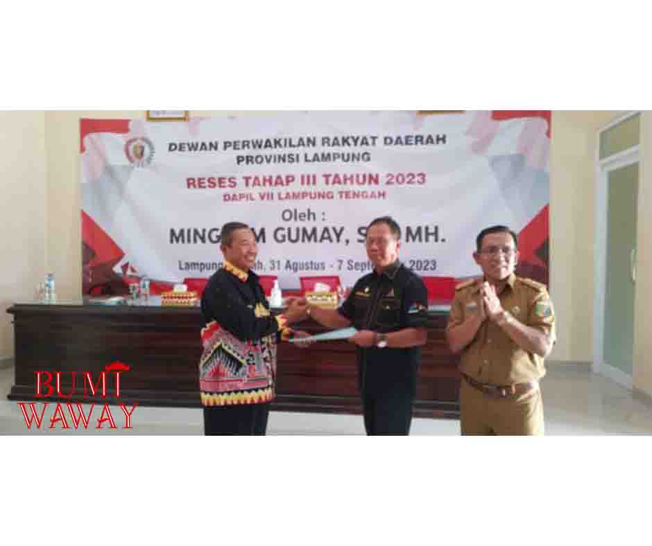 MINGRUM GUMAY TINJAU BANTUAN SUMUR BOR DAN RENOVASI GEREJA