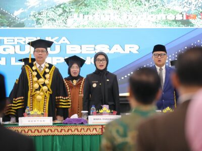 Wagub Jihan Nurlela Hadiri Sidang Senat Terbuka Pengukuhan 15 Guru Besar UIN Raden Intan Lampung