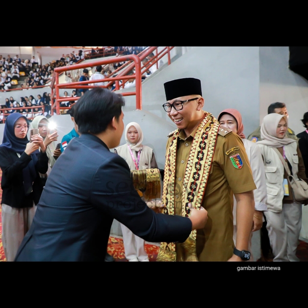 Gubernur Rahmat Mirzani Djausal Tegaskan Komitmen Pendidikan Murah dan Berkualitas di Lampung