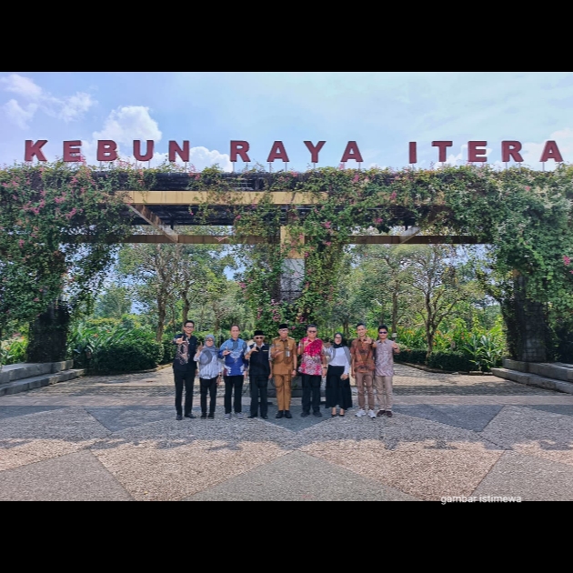 RRI Fest 2025: Pemprov Lampung Dorong Masyarakat Lebih Hijau, Sehat, dan Berbudaya  Gubernur Ajak Warga Lampung Lestarikan Budaya Lokal dan Wujudkan Lingkungan Berkelanjutan