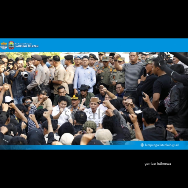 Bupati Egi Duduk Bersama Massa Aksi: Demokrasi Damai di Bumi Khagom Mufakat